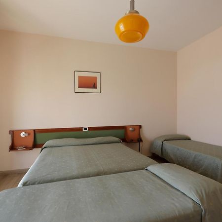 Hotel Continental Фано Екстериор снимка