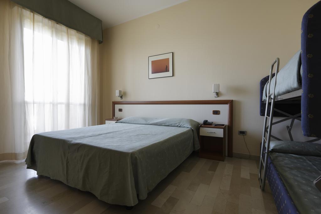 Hotel Continental Фано Стая снимка