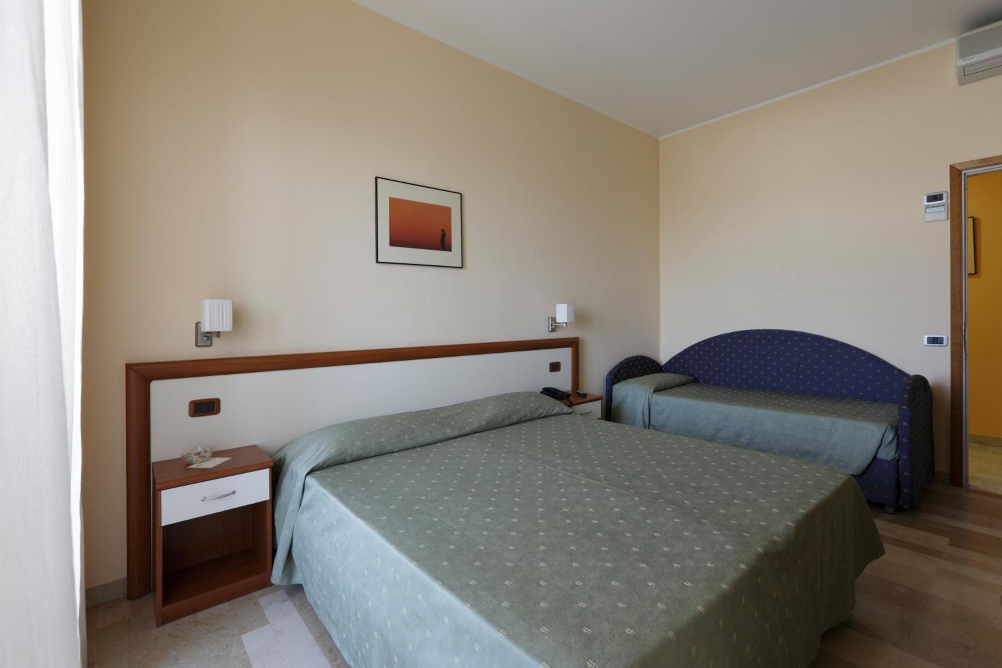 Hotel Continental Фано Стая снимка