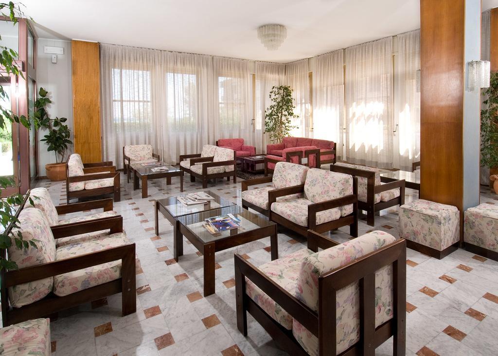 Hotel Continental Фано Екстериор снимка