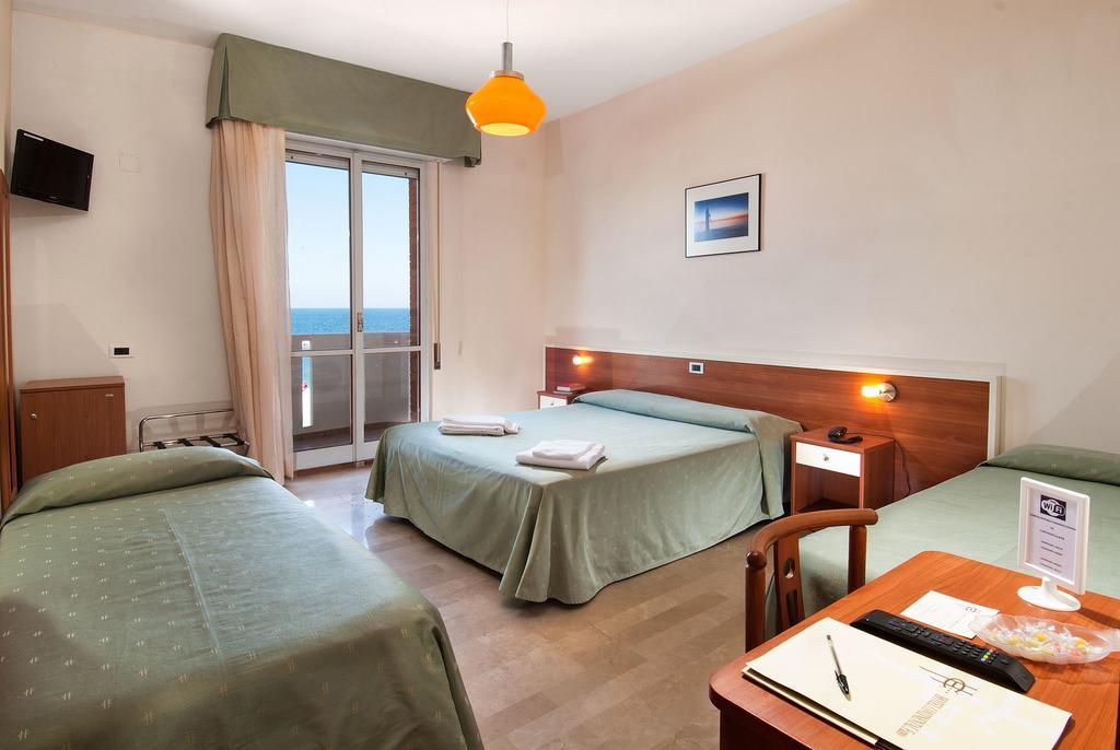 Hotel Continental Фано Стая снимка